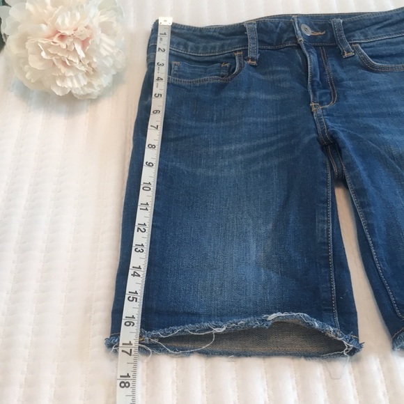 PILCRO by Anthropologie Mid-Rise Slim Denim Shorts Bermuda Size 25 - Picture 11 of 13